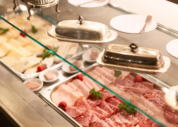 Kuehbacher Отель *